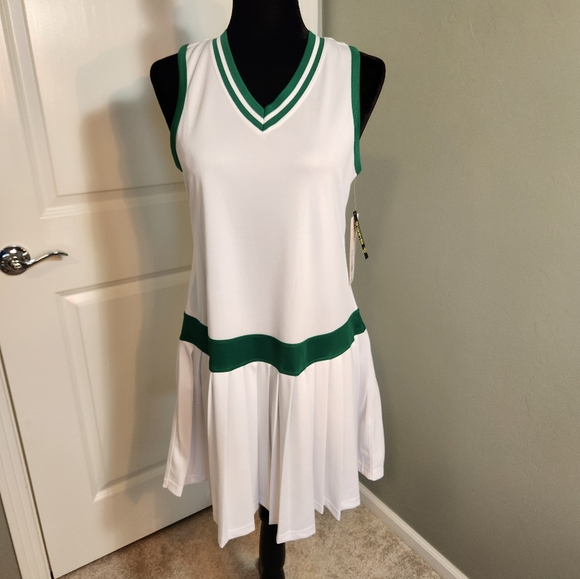 White and Green Sleeveless Tennis Dress - Picture 4 of 11